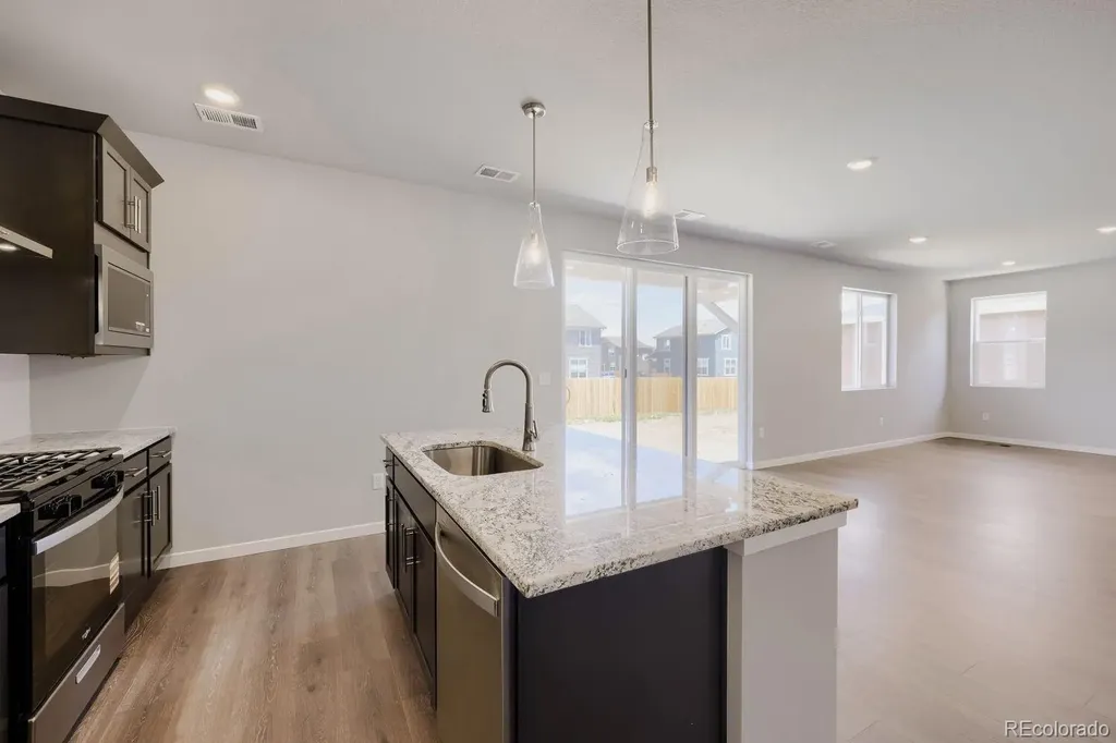 46431 Heritage Avenue Bennett CO 80102