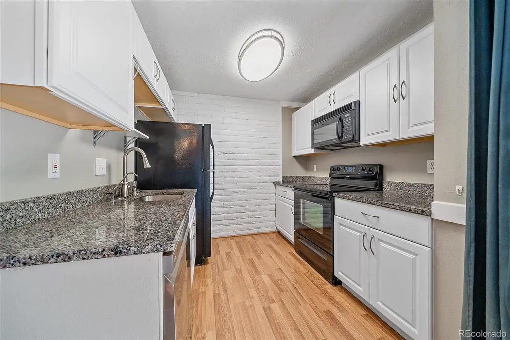 7404 S Zephyr Court Littleton CO 80128