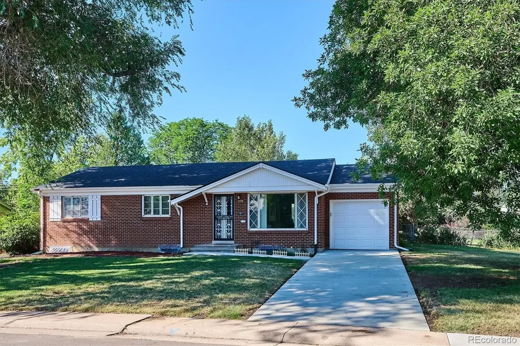 3798 W Chenango Avenue Littleton CO 80123