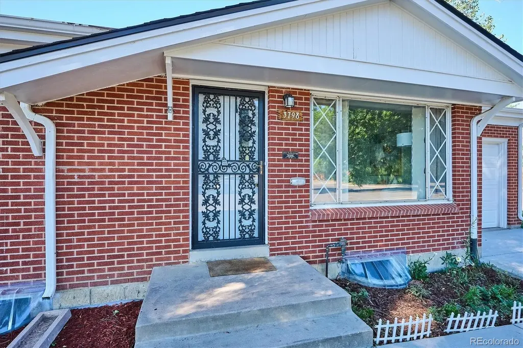 3798 W Chenango Avenue Littleton CO 80123