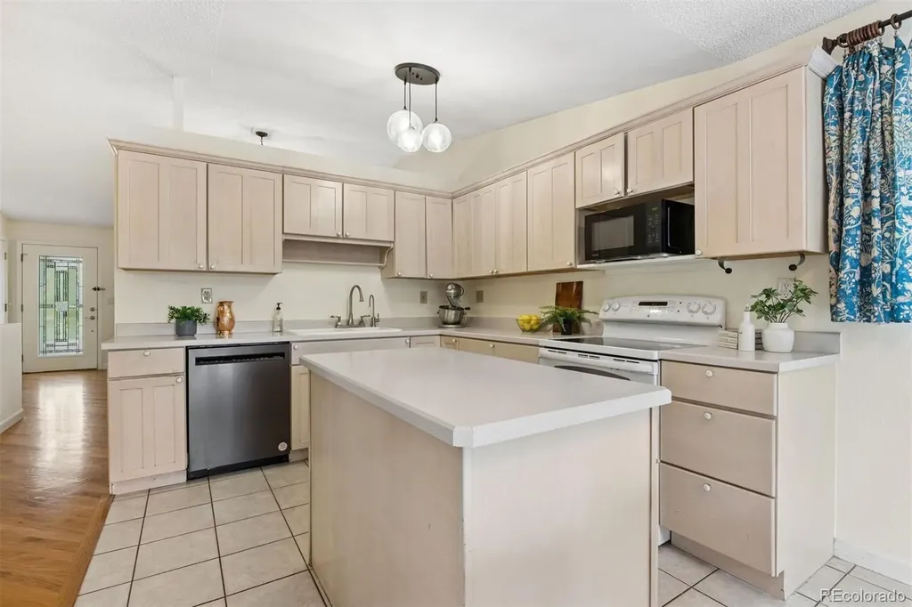352 S Jefferson Avenue Louisville CO 80027