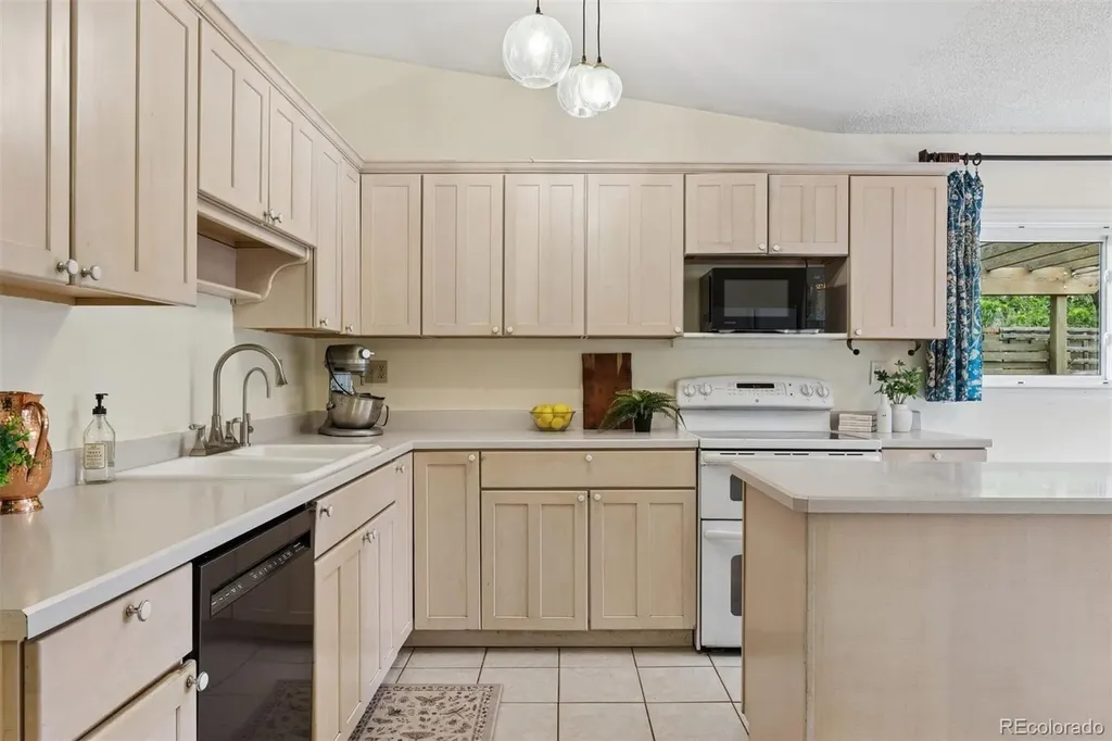 352 S Jefferson Avenue Louisville CO 80027