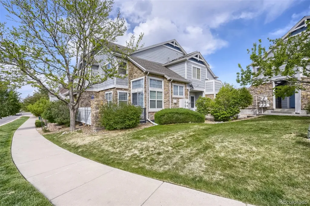 23510 E Alamo Place Aurora CO 80016