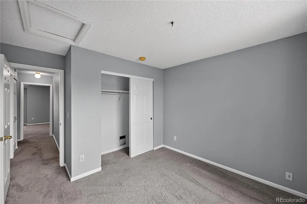 10452 Hyacinth Street Littleton CO 80129