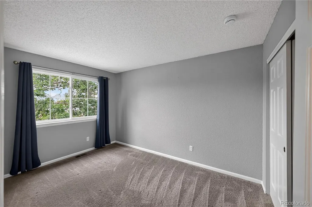 10452 Hyacinth Street Littleton CO 80129