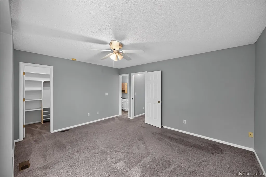 10452 Hyacinth Street Littleton CO 80129