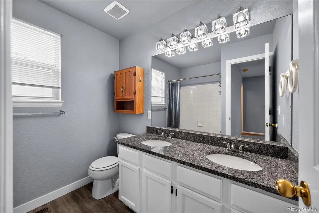 10452 Hyacinth Street Littleton CO 80129