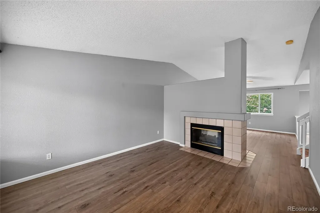 10452 Hyacinth Street Littleton CO 80129