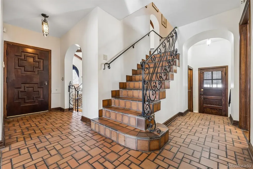 6 Ivy Lane Denver CO 80220