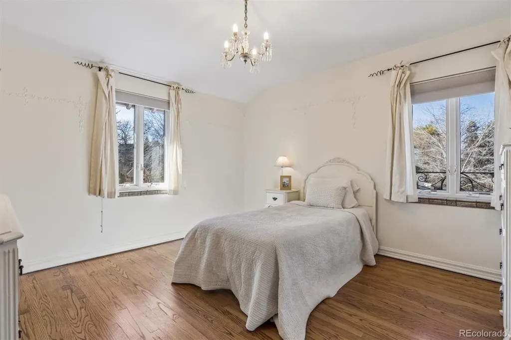 6 Ivy Lane Denver CO 80220
