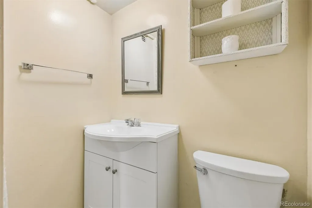 6 Ivy Lane Denver CO 80220
