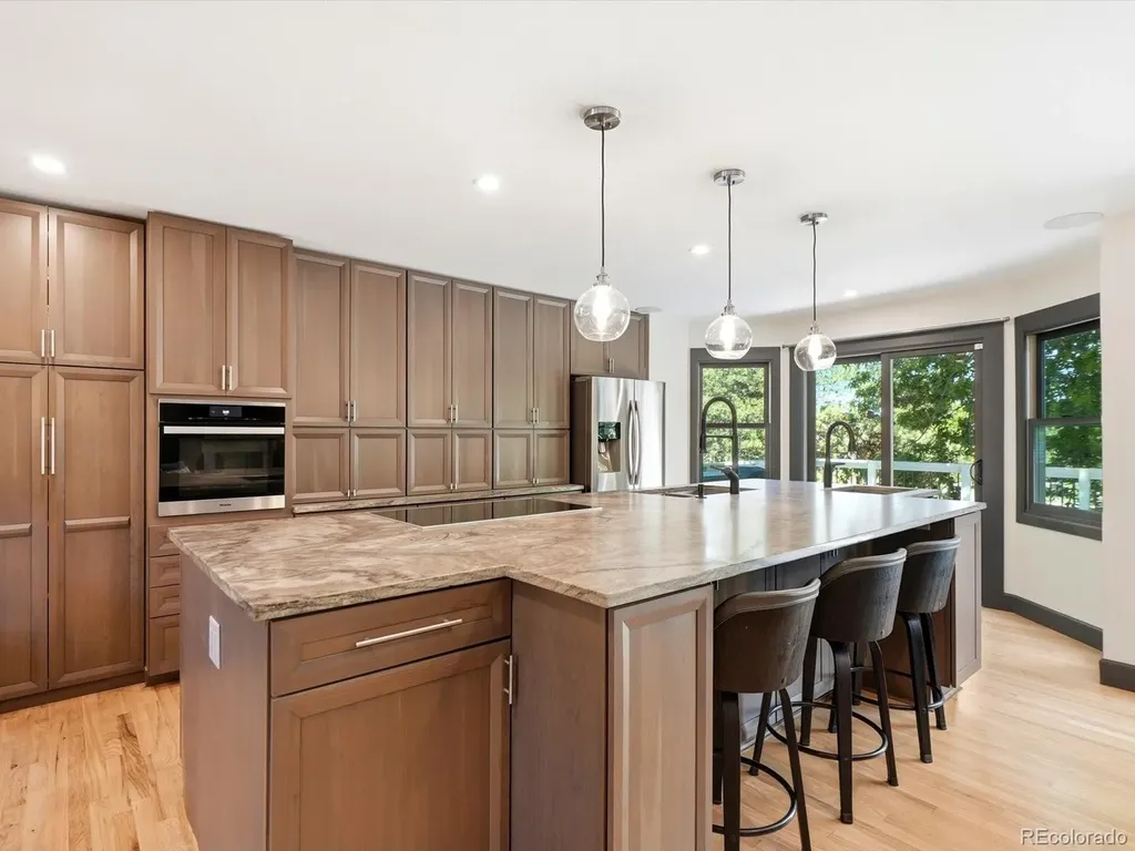 8016 S Vine Way Centennial CO 80122