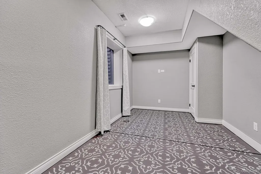 8873 E 29th Place Denver CO 80238