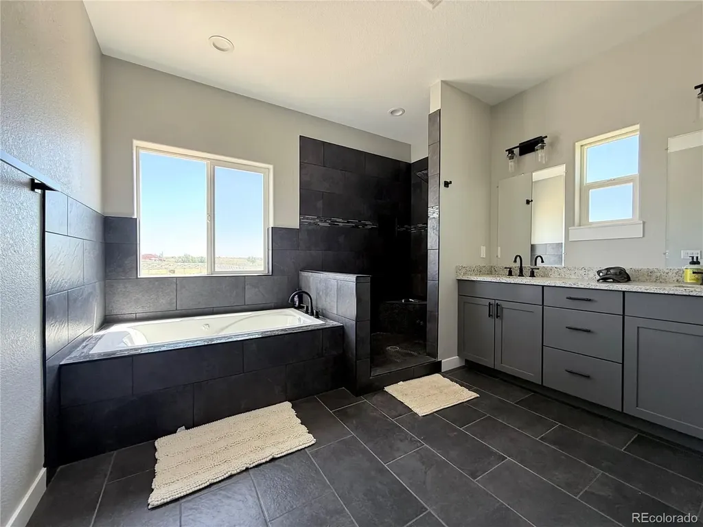 1180 N Saddle Ridge Lane Pueblo CO 81007