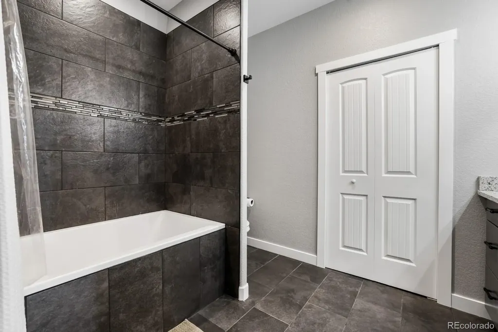 1180 N Saddle Ridge Lane Pueblo CO 81007