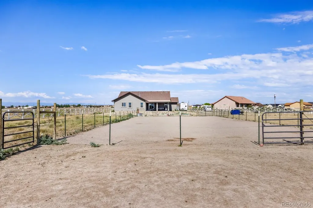 1180 N Saddle Ridge Lane Pueblo CO 81007