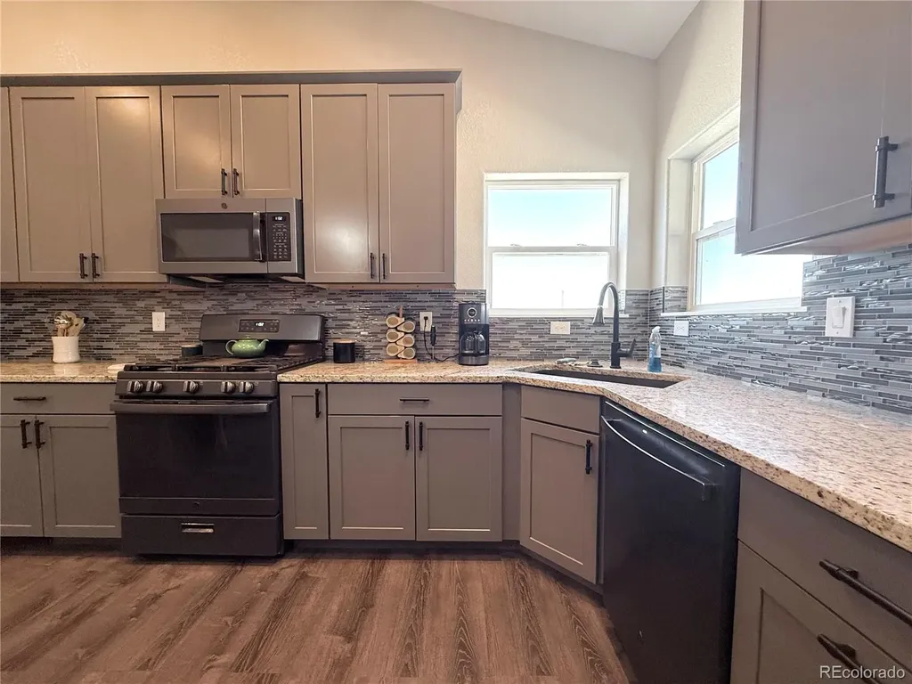 1180 N Saddle Ridge Lane Pueblo CO 81007