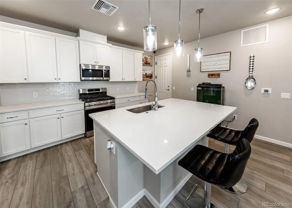 6153 N Ceylon Street Denver CO 80249