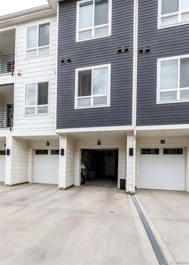 6153 N Ceylon Street Denver CO 80249