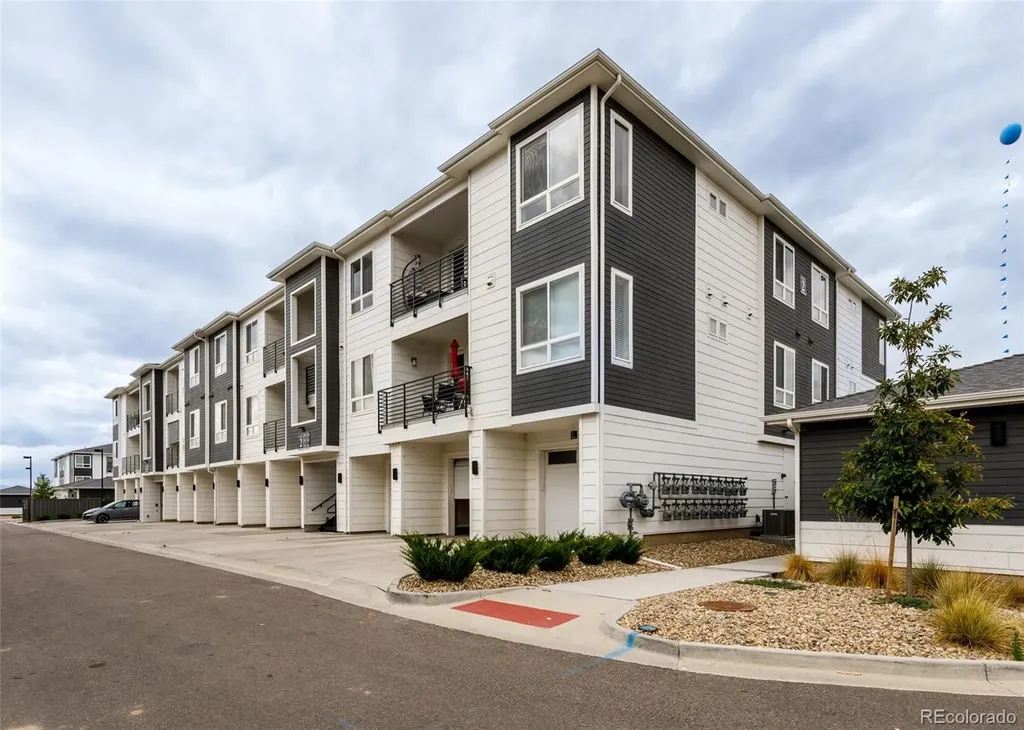 6153 N Ceylon Street Denver CO 80249