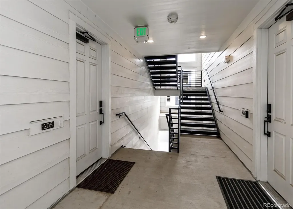 6153 N Ceylon Street Denver CO 80249