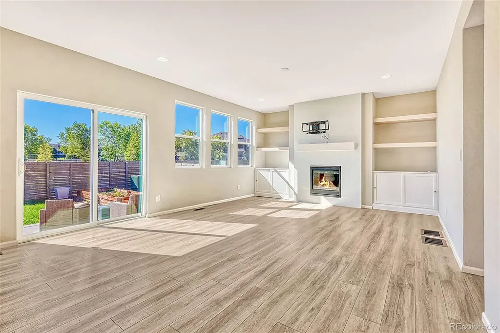 4716 Jasper Street Denver CO 80239
