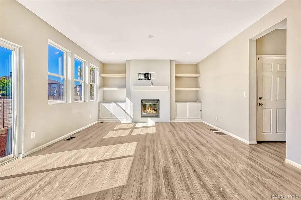 4716 Jasper Street Denver CO 80239