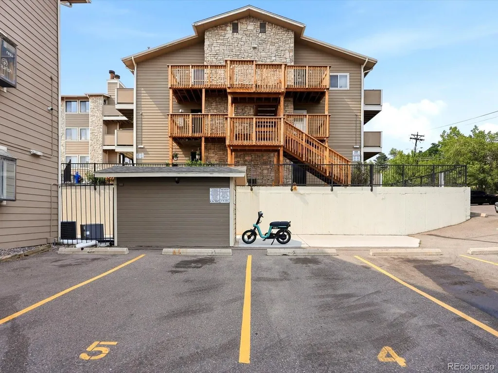 2929 W Floyd Avenue Denver CO 80236