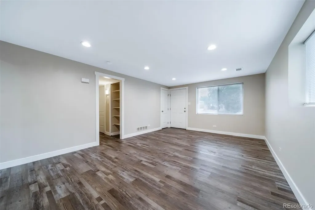 1870 W Mosier Place Denver CO 80223