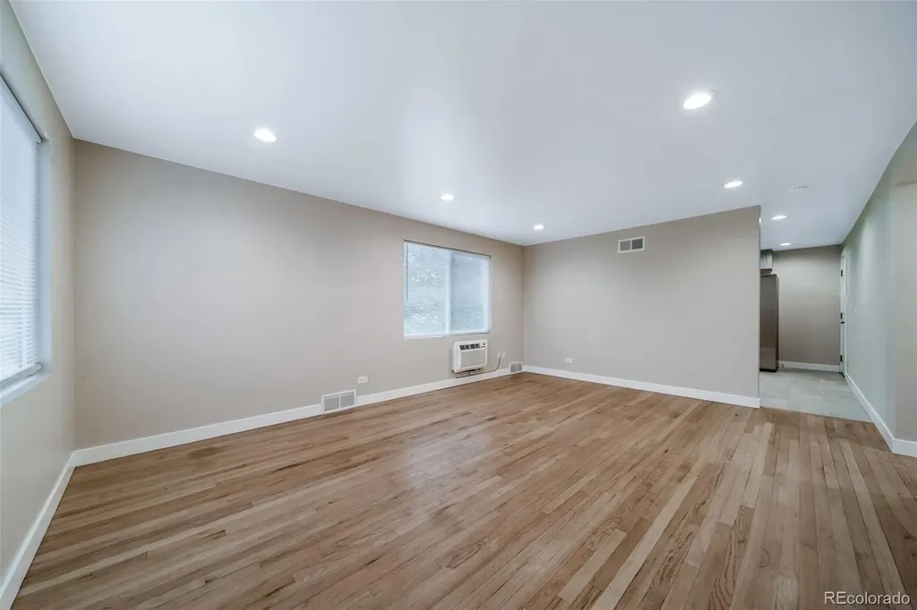 1870 W Mosier Place Denver CO 80223