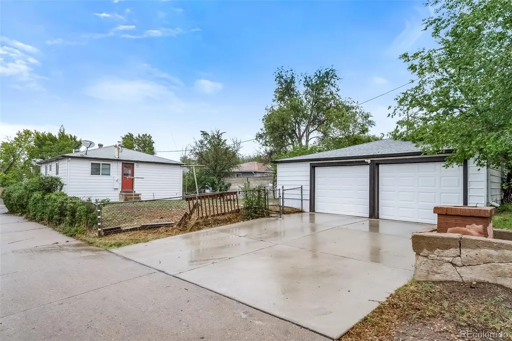 1870 W Mosier Place Denver CO 80223