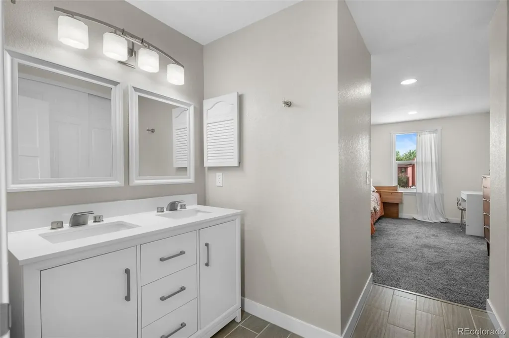15083 E 43rd Avenue Denver CO 80239