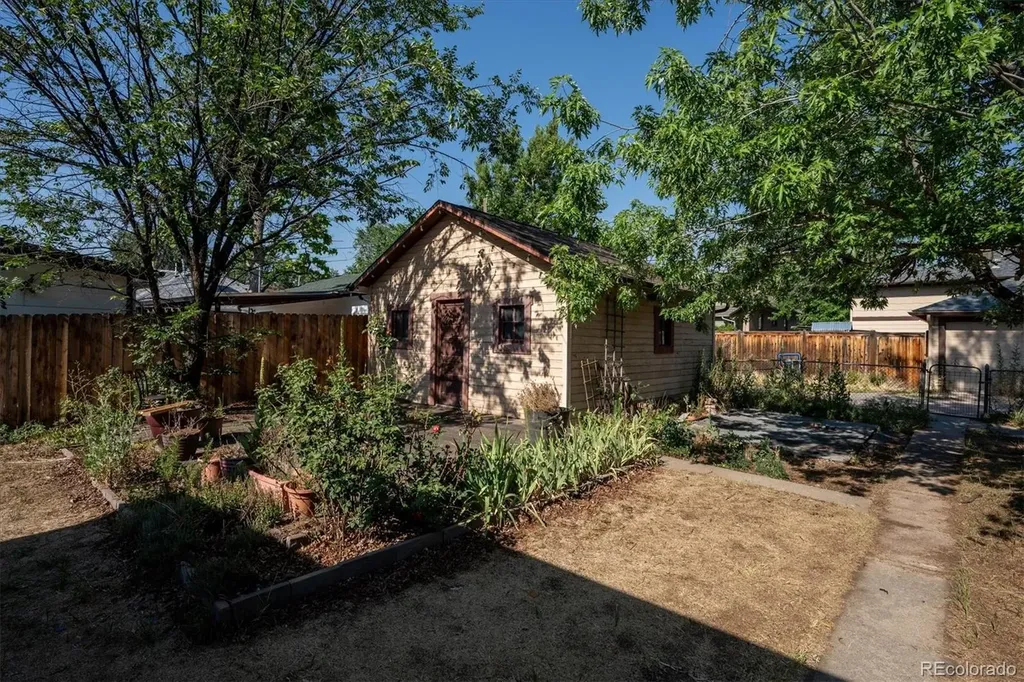 4271 Green Court Denver CO 80211