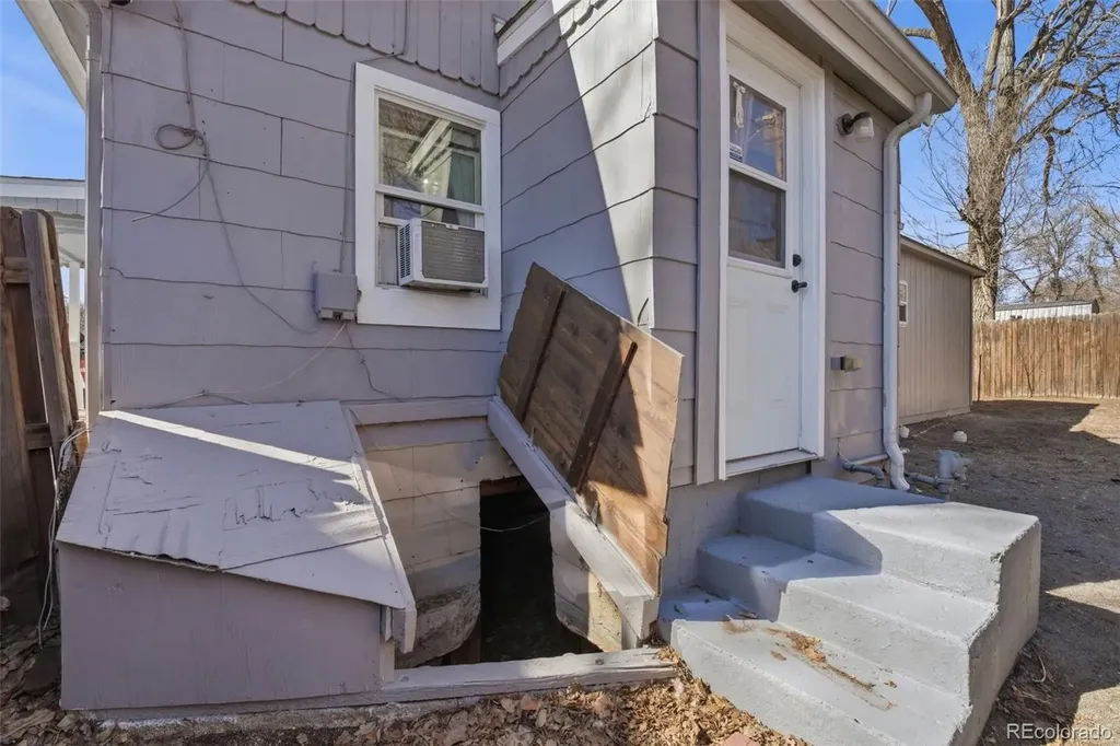 2314 E Monument Street Colorado Springs CO 80909