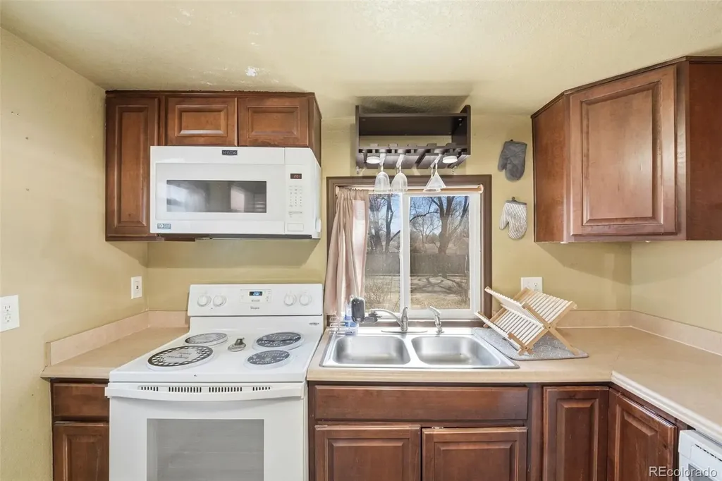 2314 E Monument Street Colorado Springs CO 80909
