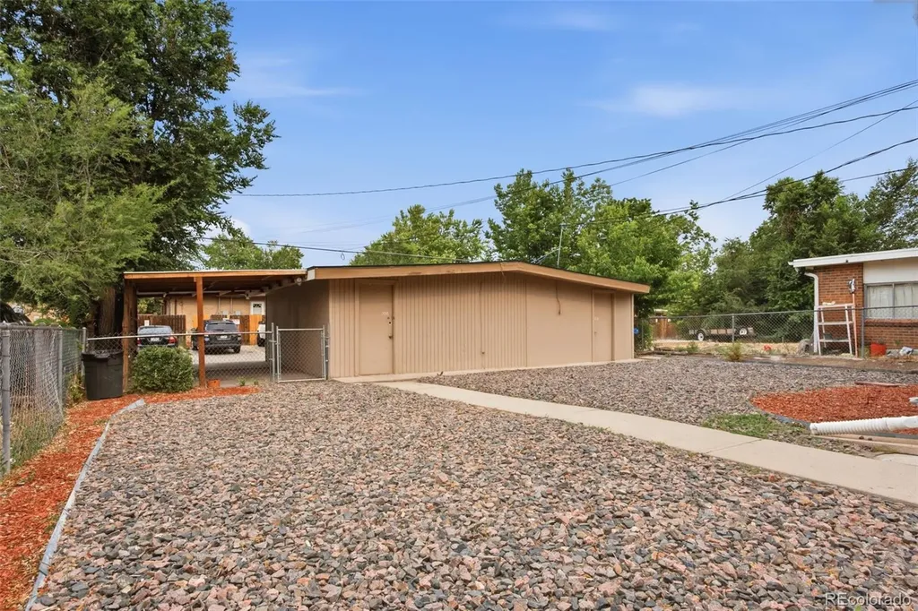 1164-1168 Dallas Street Aurora CO 80010