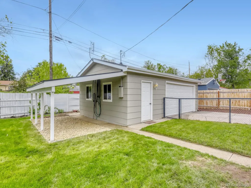 1015 W Longview Avenue Littleton CO 80120