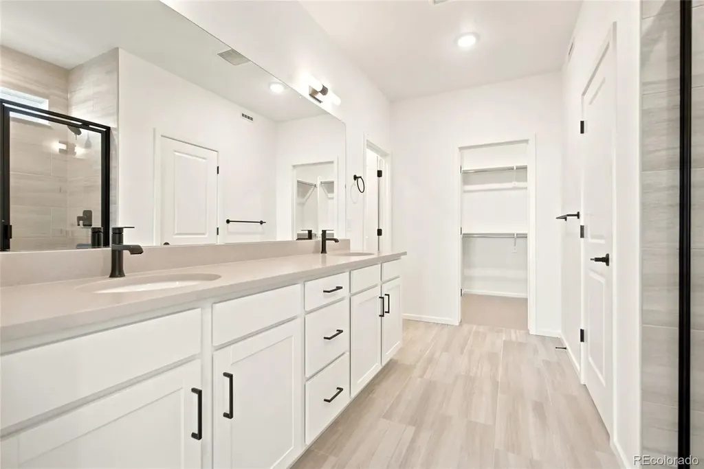 6757 Utica Avenue Longmont CO 80504