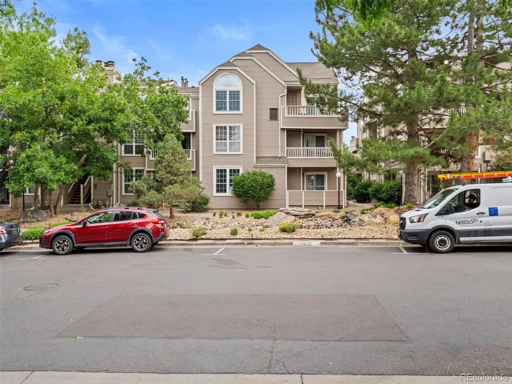 5725 W Atlantic Place Lakewood CO 80227