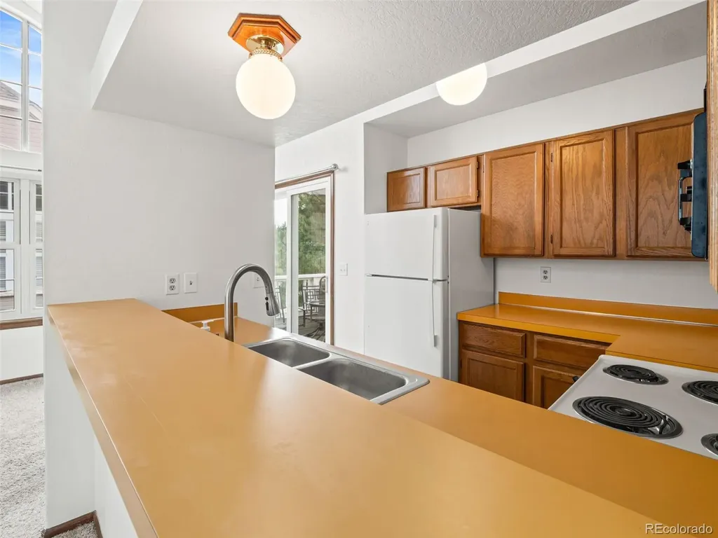 5725 W Atlantic Place Lakewood CO 80227