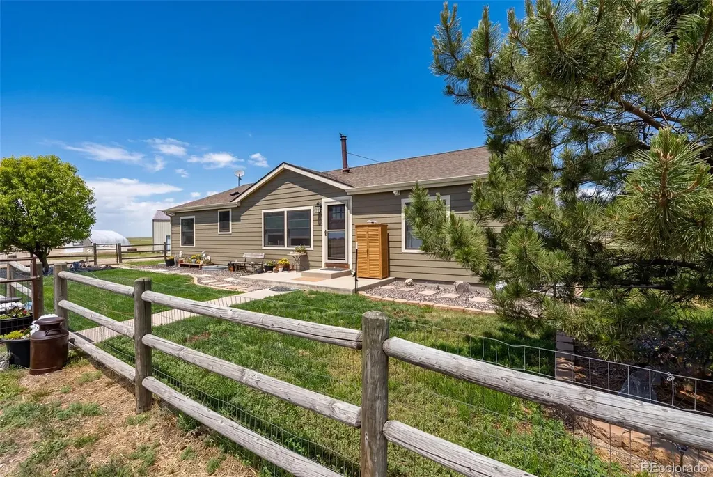 59520 E 64th Avenue Strasburg CO 80136