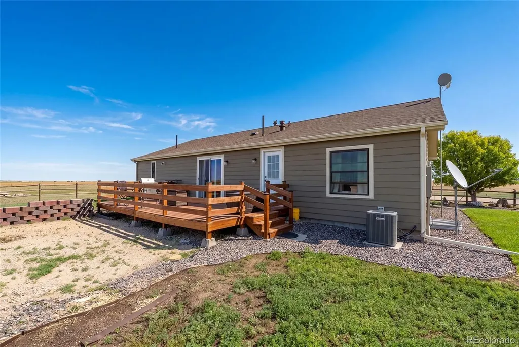 59520 E 64th Avenue Strasburg CO 80136