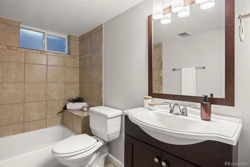 1822 S Olive Street Denver CO 80224