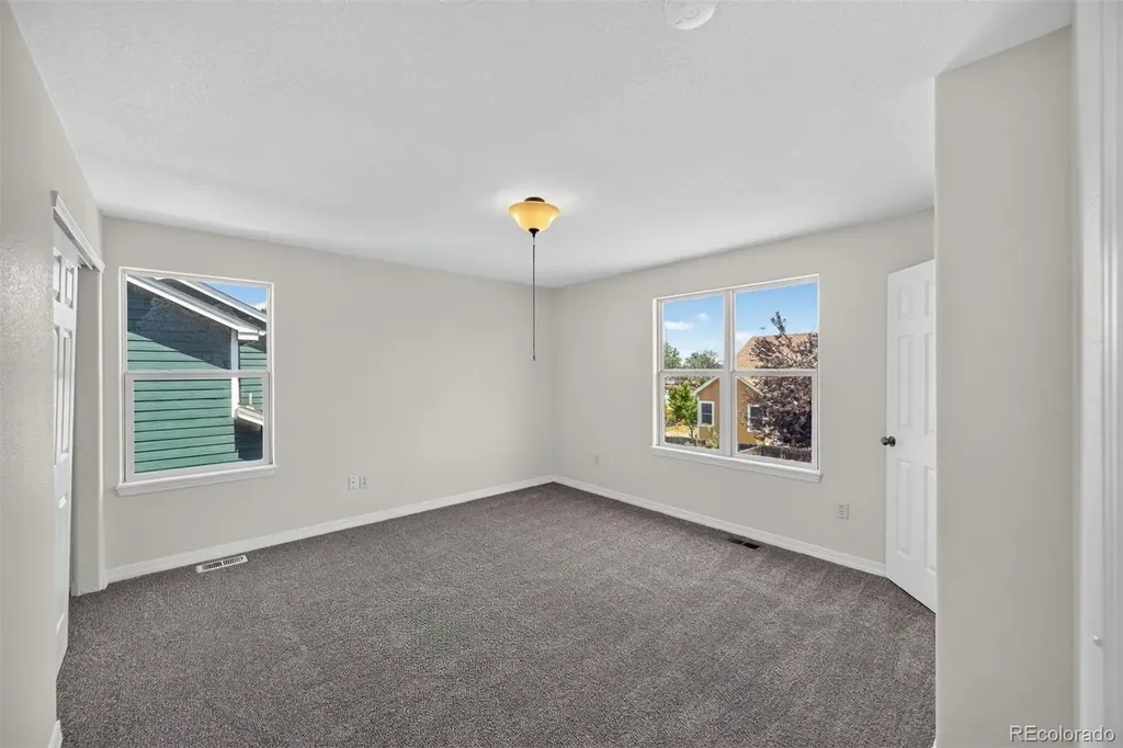 5288 Fairplay Street Denver CO 80239