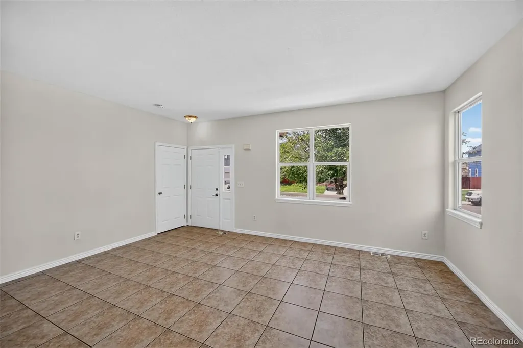 5288 Fairplay Street Denver CO 80239