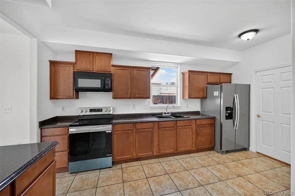 5288 Fairplay Street Denver CO 80239