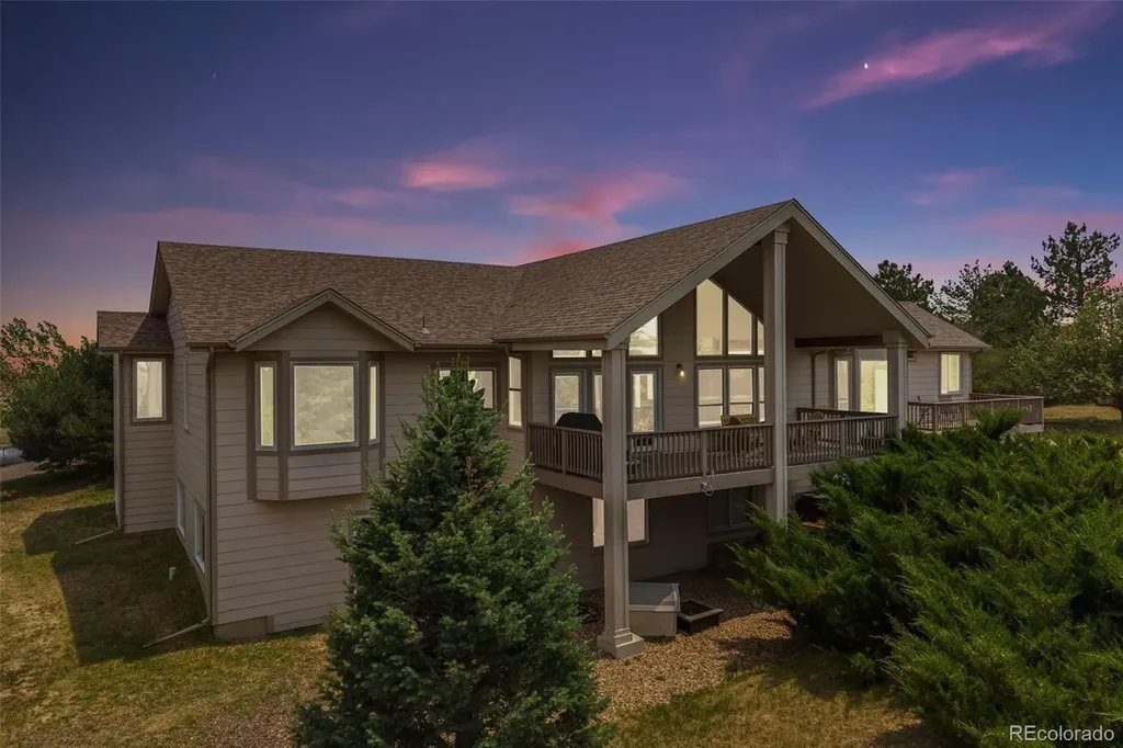 Elizabeth CO, 41920 Valley View Court