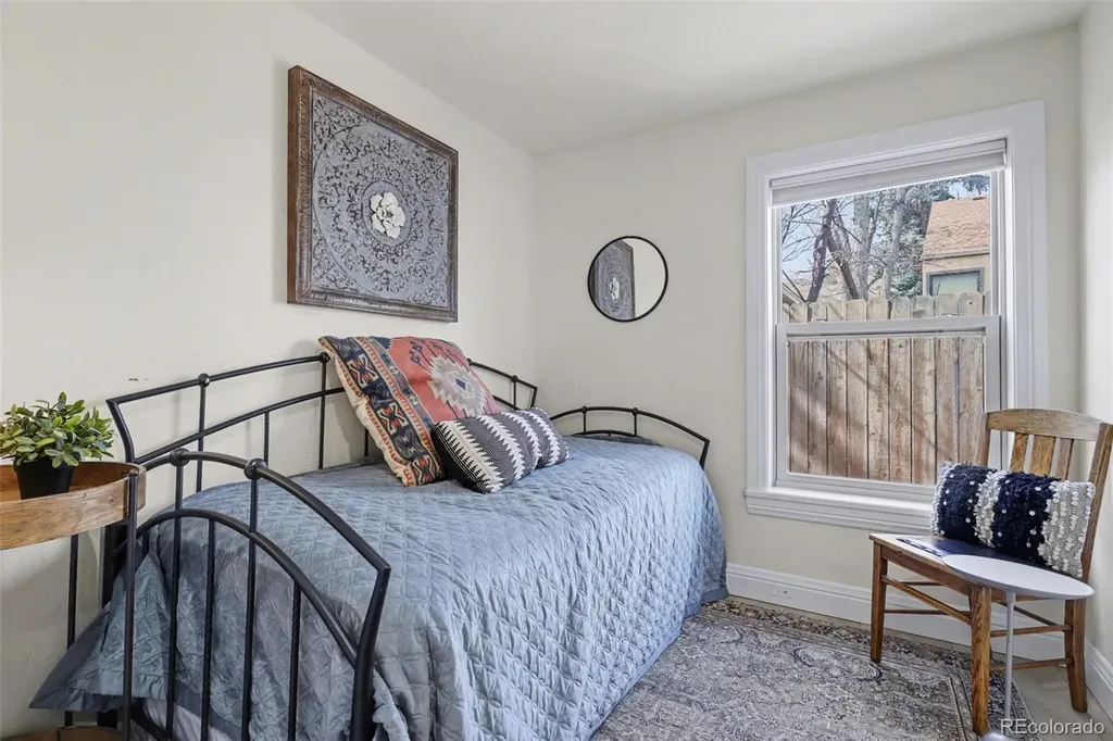 1702-1/2 W Cheyenne Road Colorado Springs CO 80906