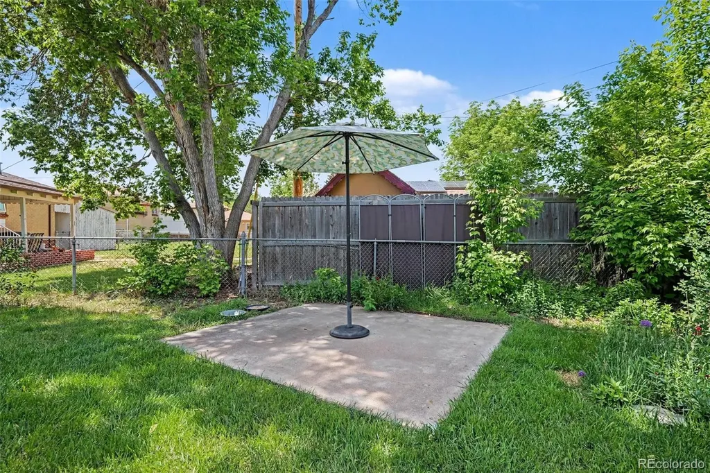 2567 S Uno Way Denver CO 80219
