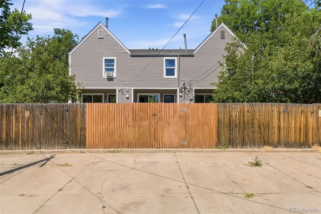 1422 Valentia Street Denver CO 80220